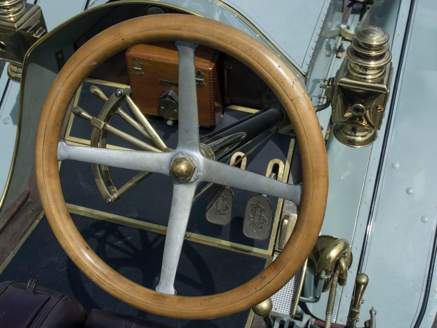 Панель приборов Stoddard-Dayton Model 10K4 Baby Tonneau 1910 года  (фото 3 из 4)
